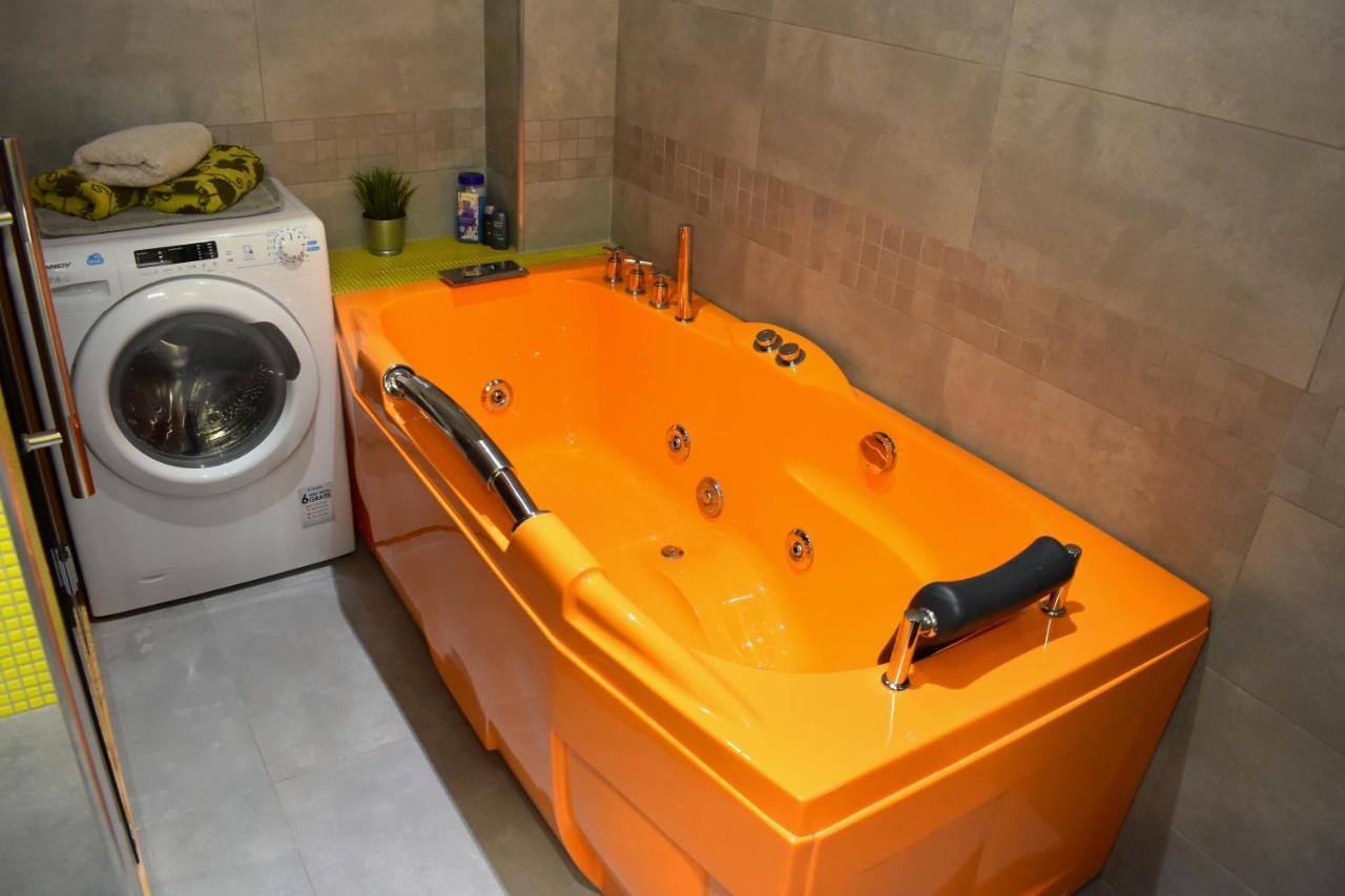 New Central Rooftop With Private Wellness, Sauna & Whirlpool Bath Praha Bagian luar foto