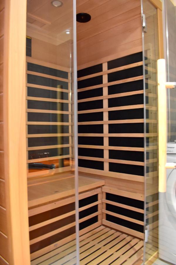 New Central Rooftop With Private Wellness, Sauna & Whirlpool Bath Praha Bagian luar foto