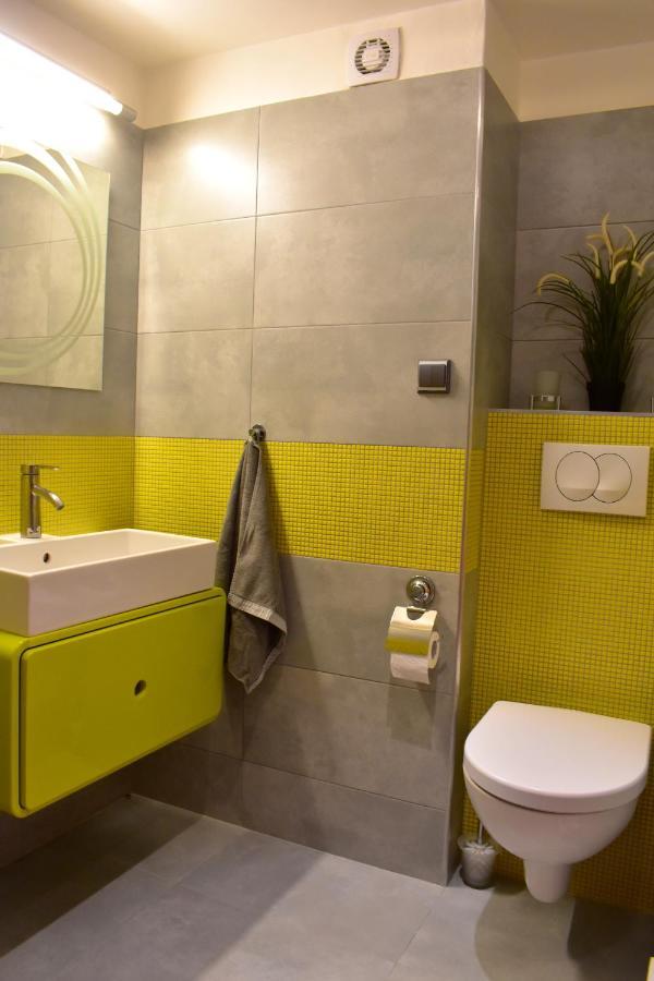 New Central Rooftop With Private Wellness, Sauna & Whirlpool Bath Praha Bagian luar foto