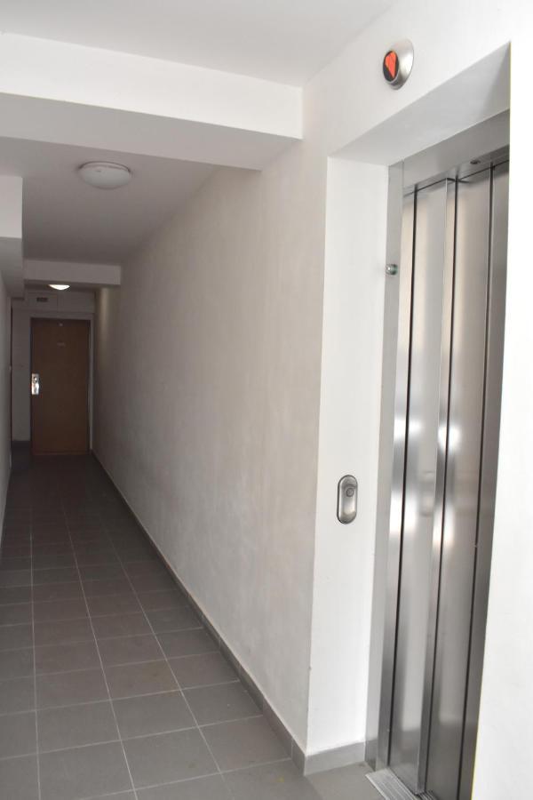 New Central Rooftop With Private Wellness, Sauna & Whirlpool Bath Praha Bagian luar foto